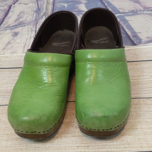 dansko green